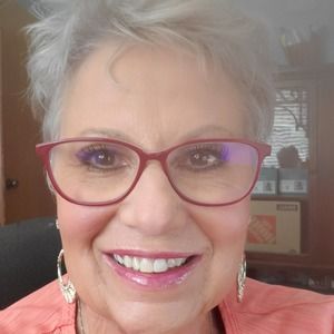 Meet your Posher, Deborah